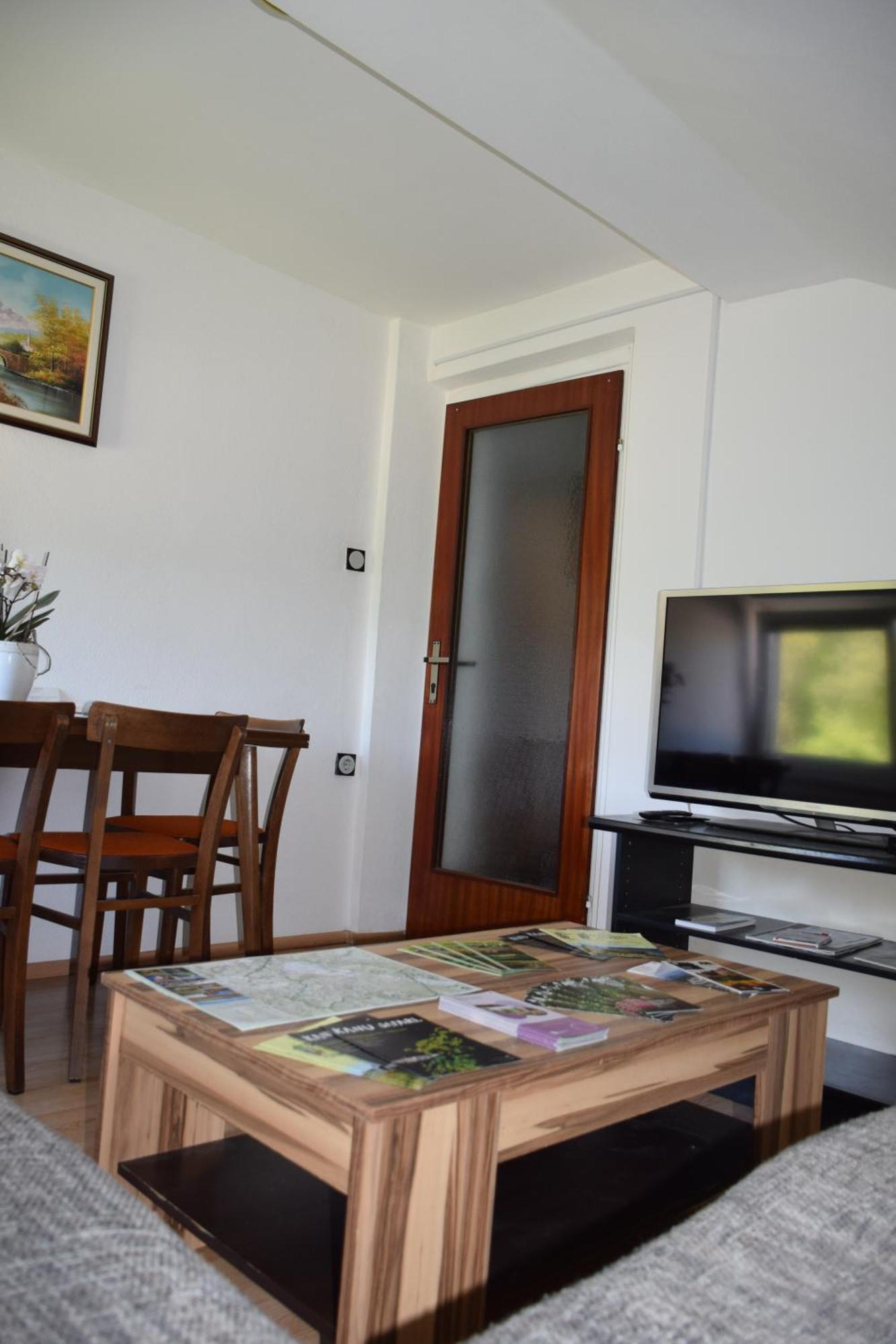 Apartma Narava Begunje pri Cerknici Стая снимка
